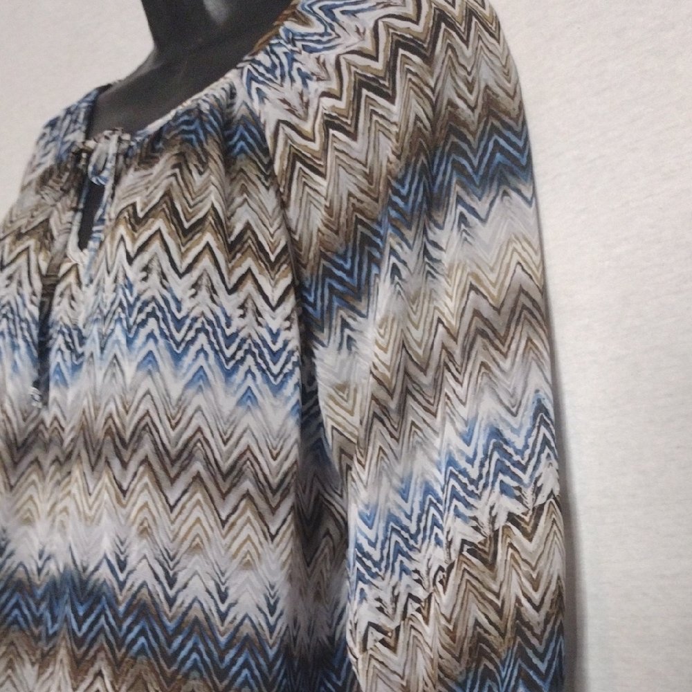 Zac & Rachel Blue and Brown Chevron Print Sheer Blouse Size Medium - Picture 4 of 7